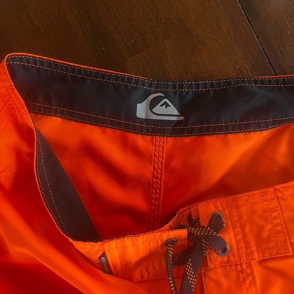 Quicksilver Men’s Orange Board Shorts Size 31 - Picture 3 of 5